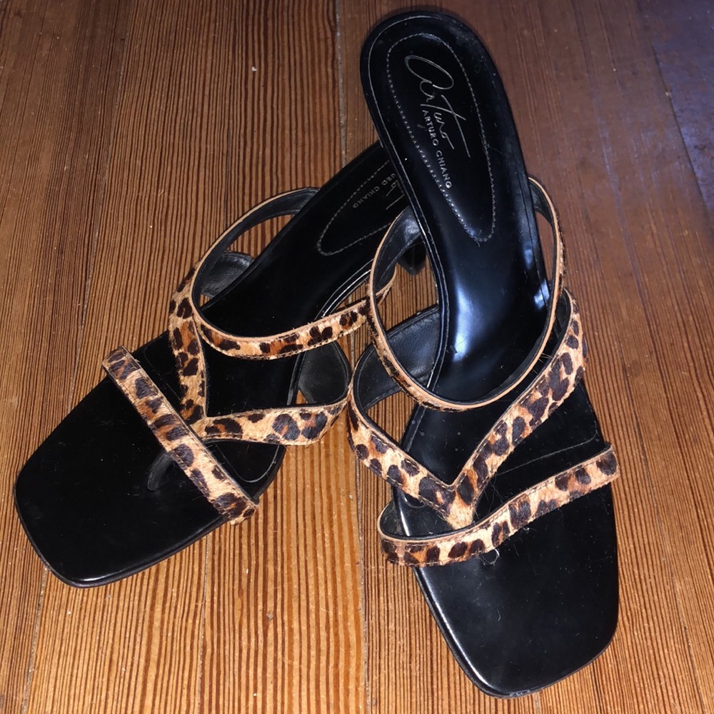 Arturo Chiang • Leopard Sandal Heels